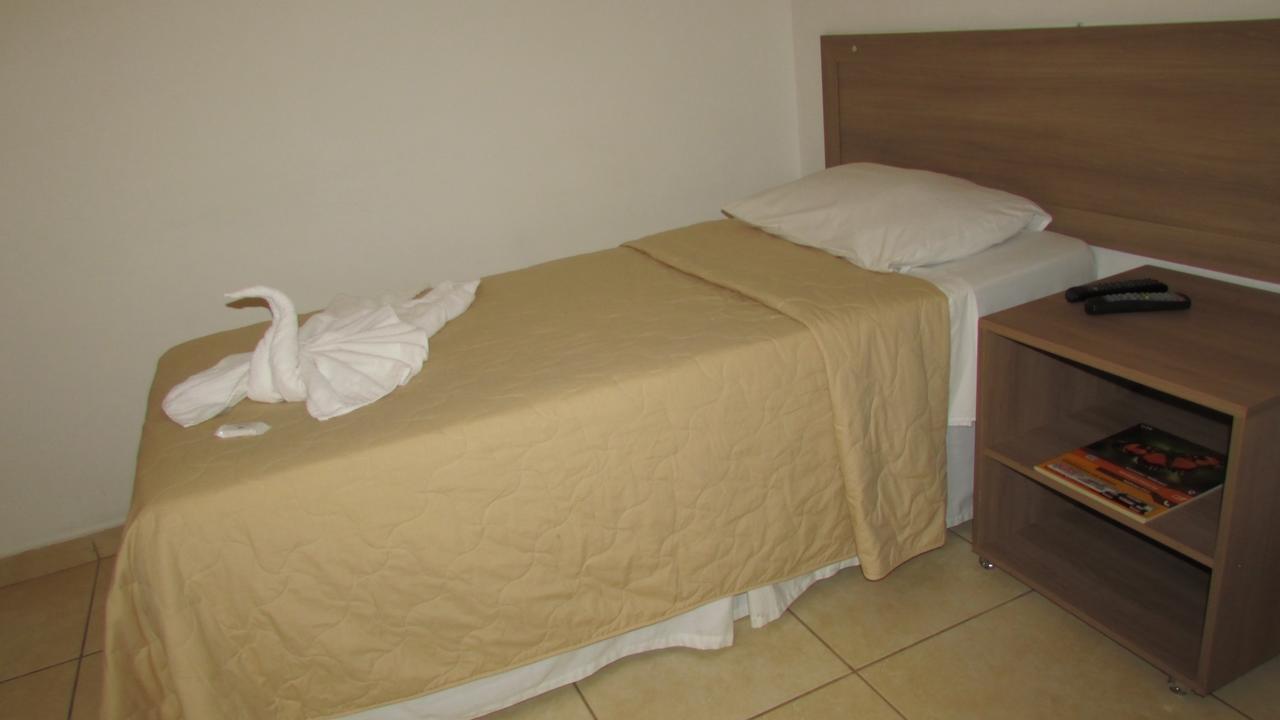 Hotel Oitis Governador Valadares Exterior foto